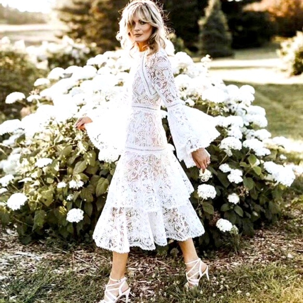 ALEXIS *Luxe white lace ruffle bridal dress gown M